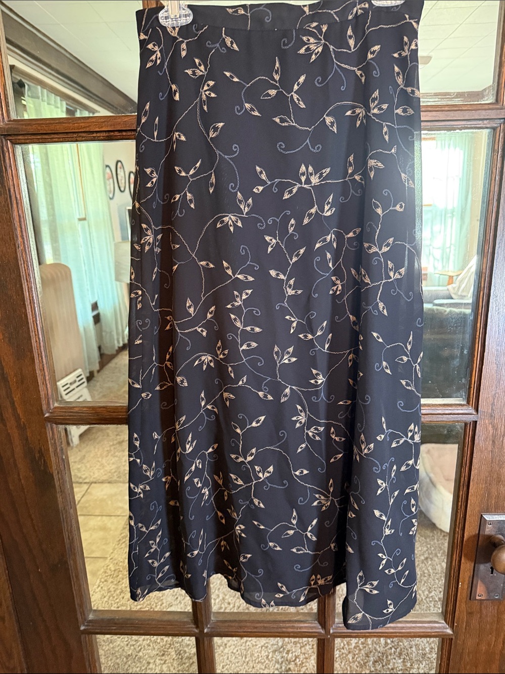 Sag Harbor Black Gold Leaf Print Midi Skirt Elastic Back Size 10‎ 5030555R